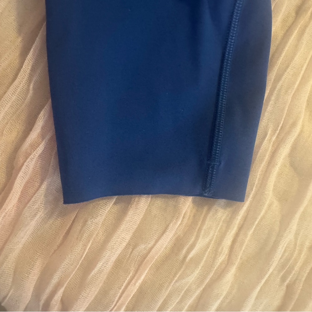 Lululemon Leggings NWOT Size 4 - Picture 3 of 5